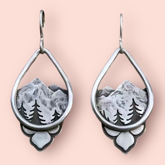 Jewelry - New Mountain Forest Drop Earrings with Vintage Look, Rocky Mountainside w Trees
